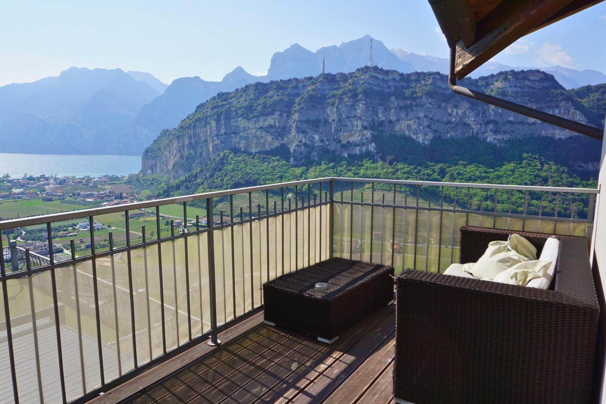 Hotel Isola Verde Torbole Sul Garda Exterior photo